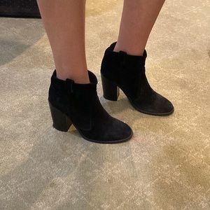 Laurence decade booties